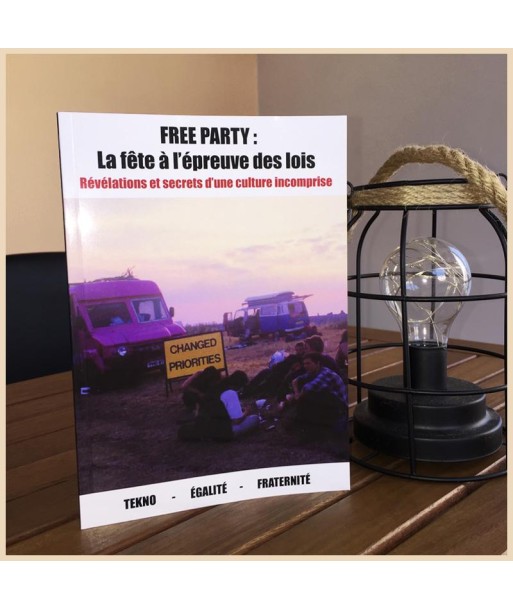 Book History of Free Parties - Physical Version - Preorder des créatures d'habitude