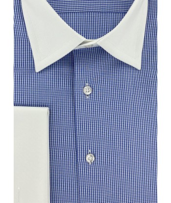 Chemise vichy bleu avec col et poignets mousquetaires blancs Véritable concentré