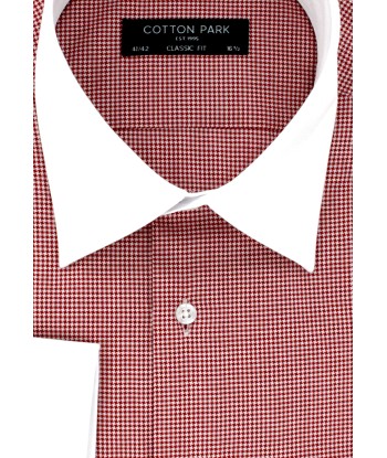 Chemise rouge col et poignets mousquetaires blancs 50% de réduction en Octobre 2024