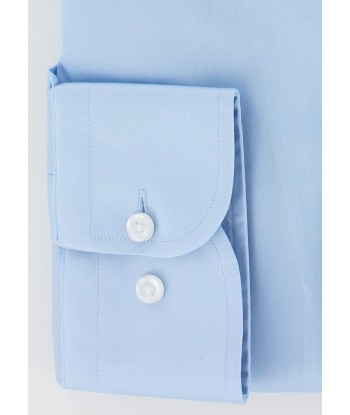 Chemise satin bleu ciel col droit ouvert suggérées chez