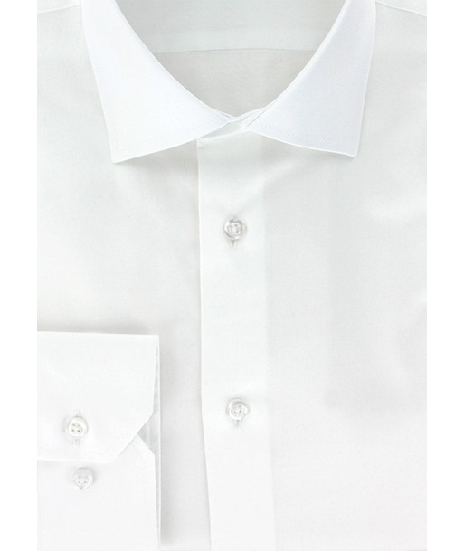 White shirt with small cutaway collar une grave pollution 